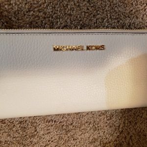 BRAND NEW MK Michael Kors wallet
